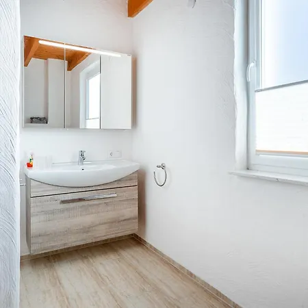 Seepferdchen Fuer 3 Personen Am Badesee Tannenhausen * アウリッヒ