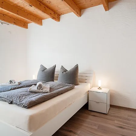 Seepferdchen Fuer 3 Personen Am Badesee Tannenhausen * アウリッヒ