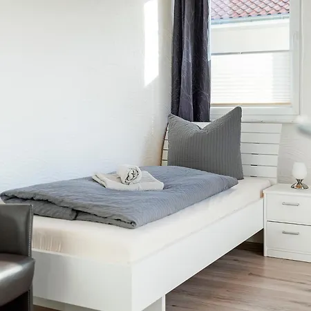 Seepferdchen Fuer 3 Personen Am Badesee Tannenhausen Apartment